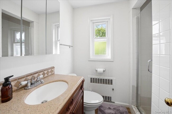 Building Photo - 5 Quintard Dr