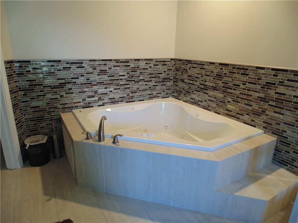 Building Photo - 3895 Deauville Way
