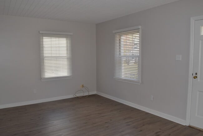 Building Photo - 1313 Bursal Ave