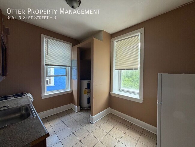 Building Photo - 3651 N 21st St