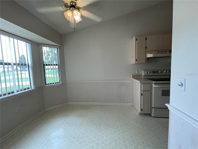 Building Photo - 607 Whispering Pines Blvd