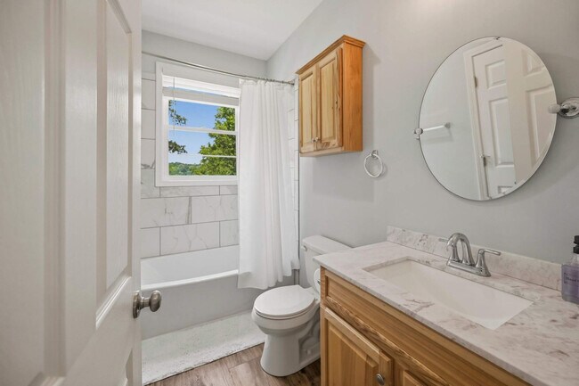 Building Photo - 138B Little River Run N