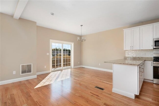 Building Photo - 1401 Hunting Hill Dr
