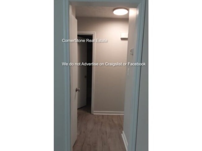 Building Photo - 6701 Pin Oak Ln