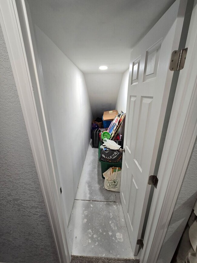 Building Photo - Spacious 5B/3B with Finished Basement Now Available!