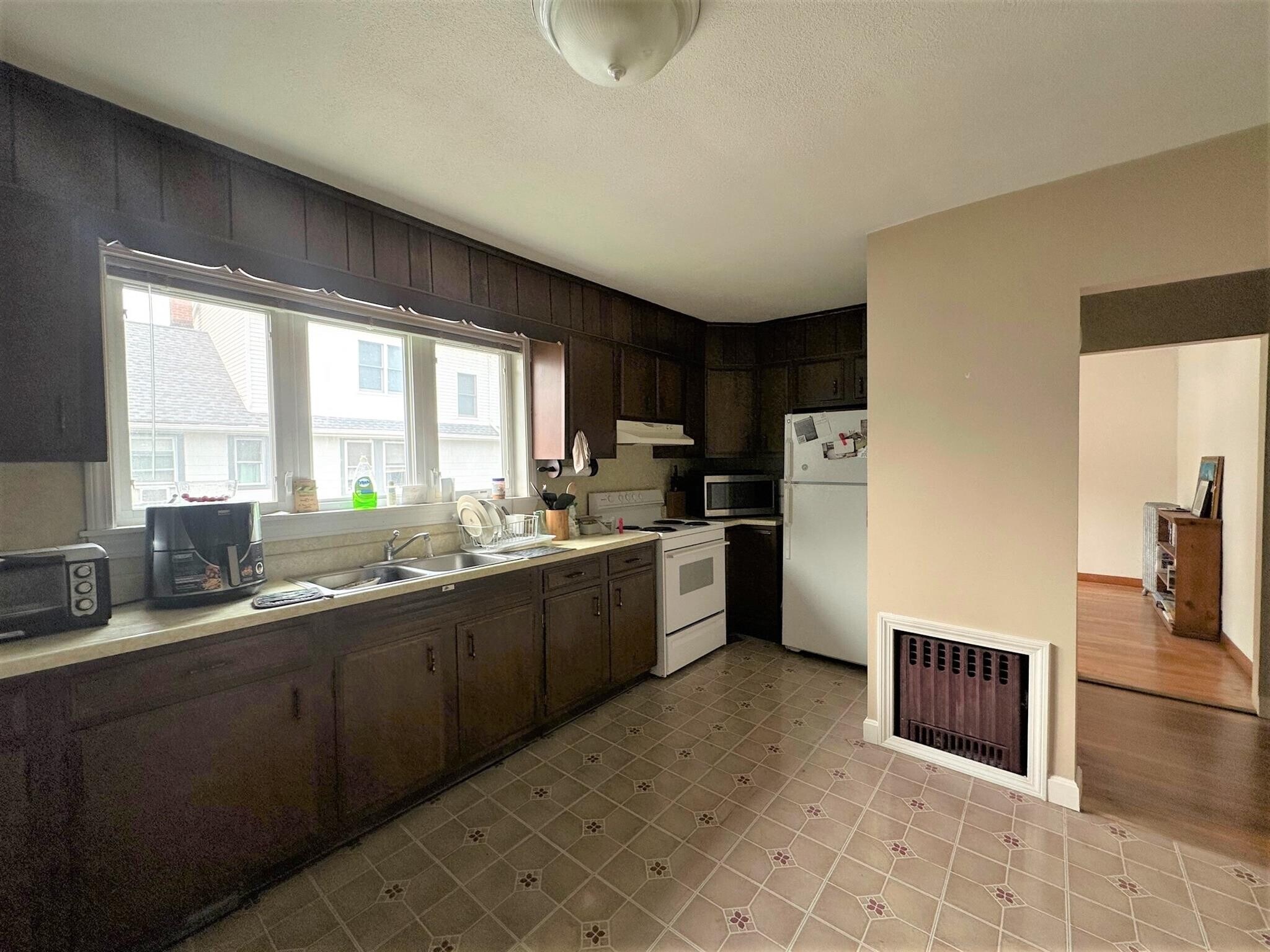 Building Photo - 65 Boston Ave