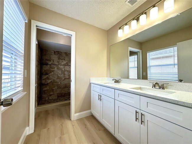 Building Photo - 1116 Timberbend Cir