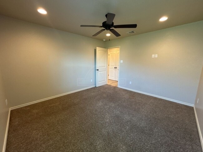 Building Photo - 5800 Luminous Ln