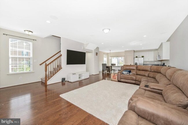 Building Photo - 7780 Dagny Wy