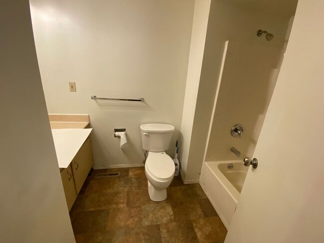 Building Photo - 109 Aspen Cir