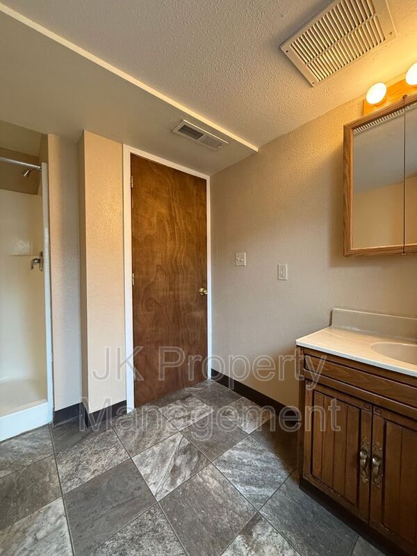 Building Photo - 3108 9th Ave N