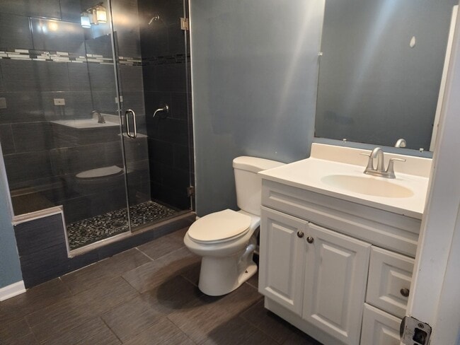 Building Photo - 1325 N Glenview Ct