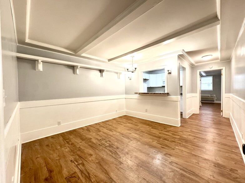 Building Photo - 164 W Wall St