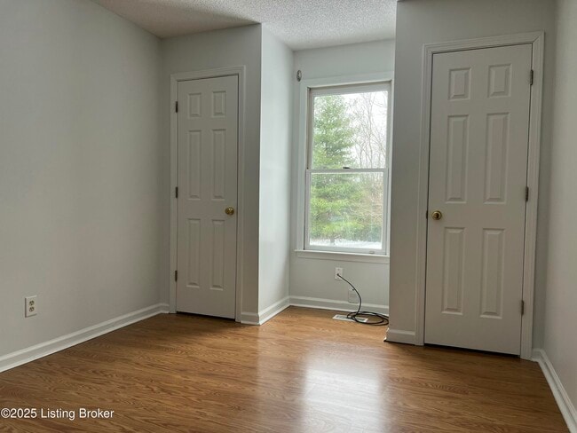 Building Photo - 47 N Country Dr