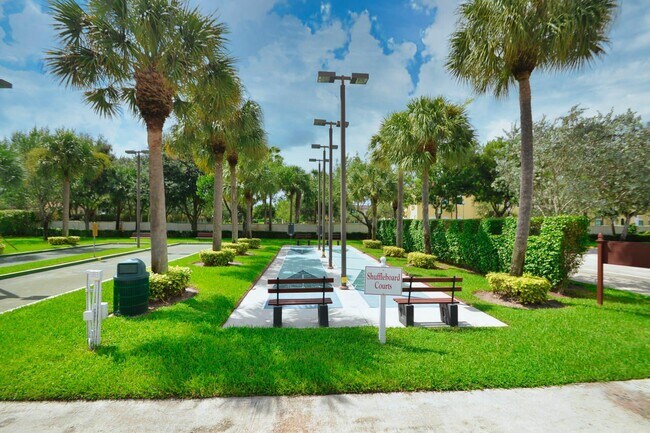 Building Photo - 6077 Lake Hibiscus Dr