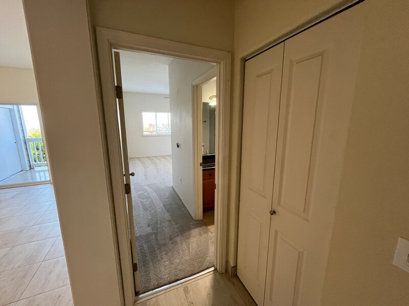 Building Photo - 73-1103-1103 Nuuanu Pl