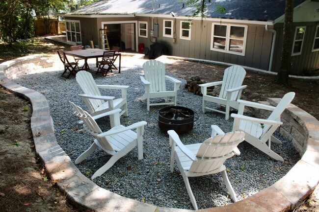 Building Photo - 318 SW 27th St