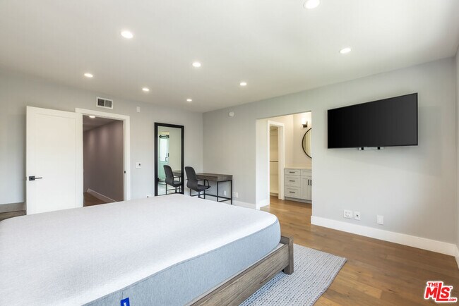 Building Photo - 13036 Mindanao Wy