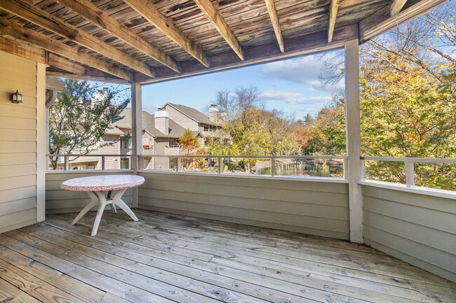 Building Photo - 2505 Stockbridge Dr