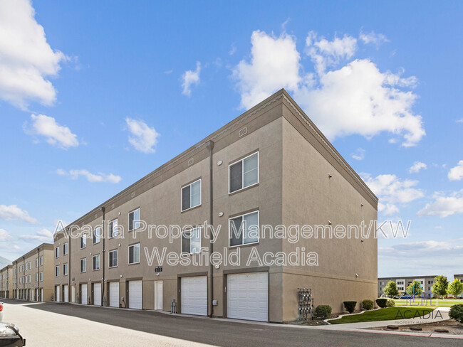 Building Photo - 678 E 500 S