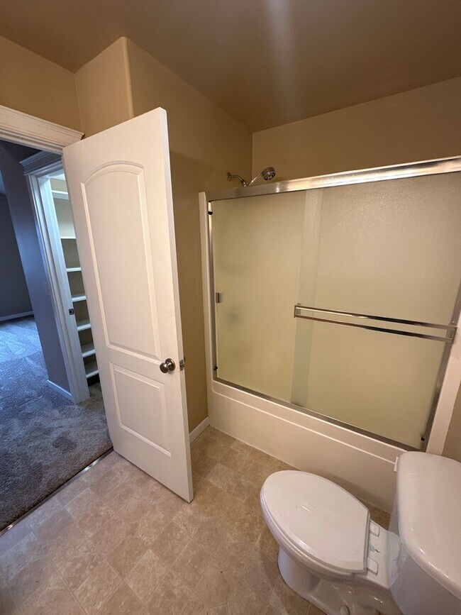 Building Photo - nov208