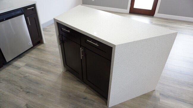 Building Photo - 10065 Arleta Ave