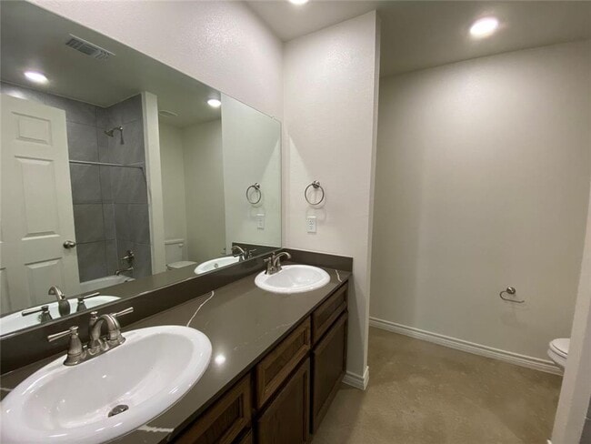 Building Photo - 2320 Duntov Dr