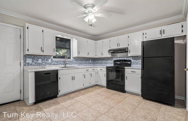 Building Photo - 2 br, 1.5 bath House - 2475 Hampstead Drive