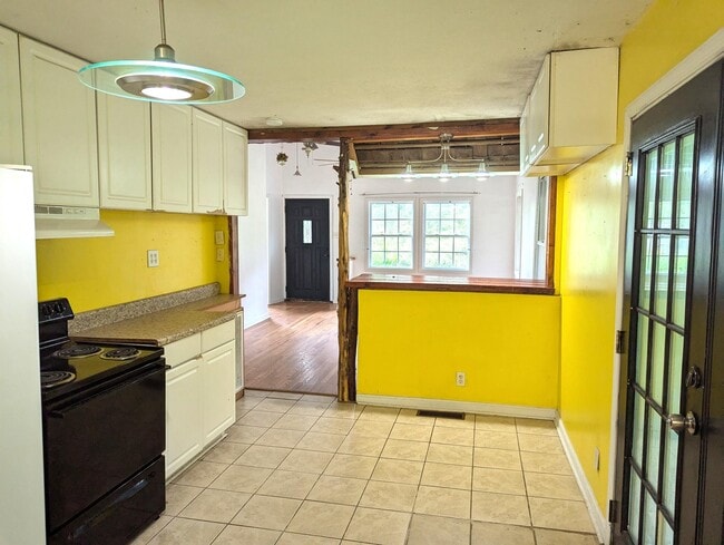 Building Photo - 608 Woodyard Rd