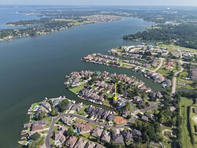 Building Photo - 12350 Pebble View Dr