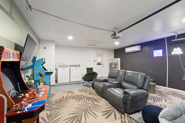 Building Photo - Downtown Gilbert Boho-Oasis|Pool|Gazebo|Ga...