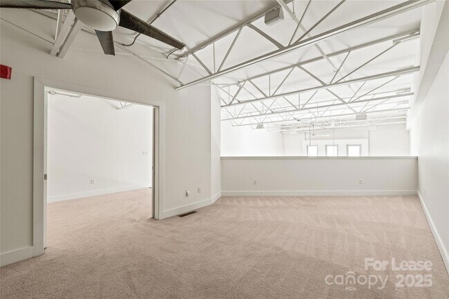 Building Photo - 931 Westmere Ave