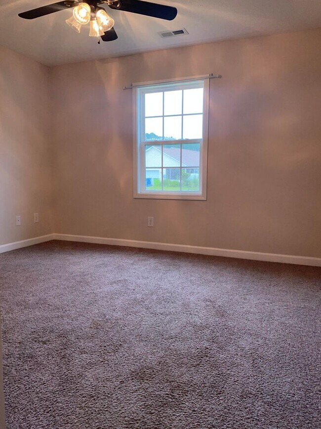 Building Photo - 107 Arrowhead Trail