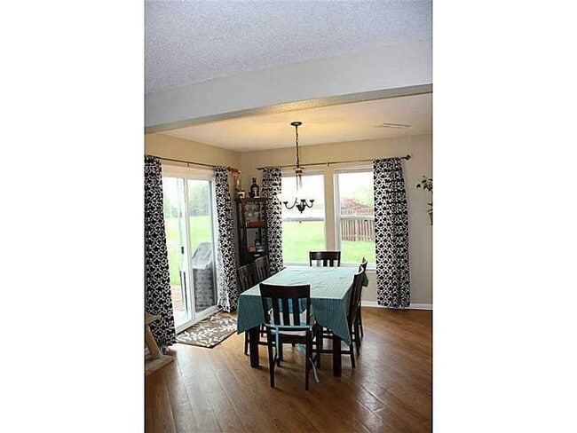 Building Photo - 14422 Forsythia Ln