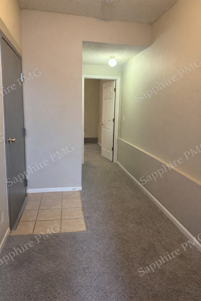 Building Photo - 5644 N Anita Ave