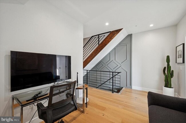 Building Photo - 331 Fountain St