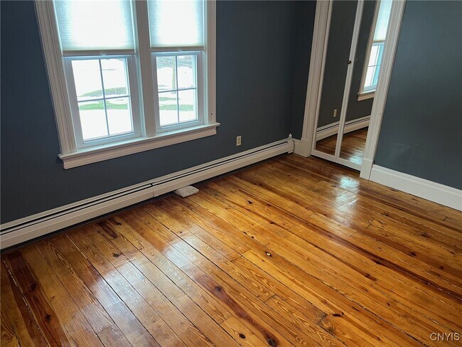 Building Photo - 100 Utica St