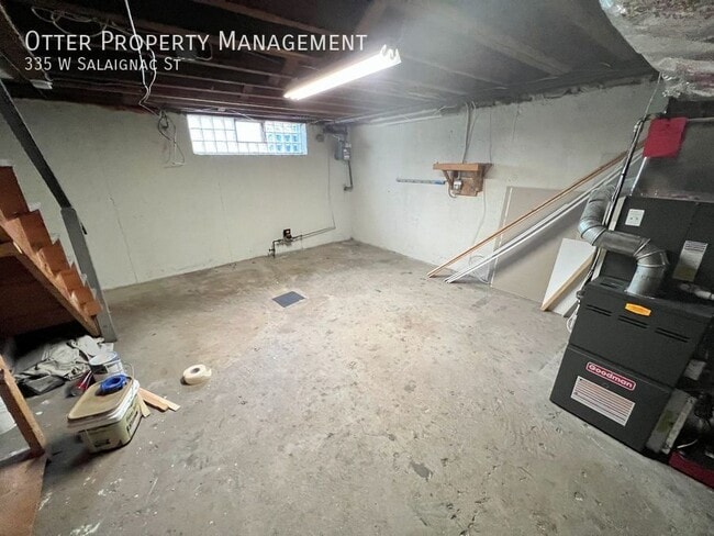 Building Photo - 335 Salaignac St