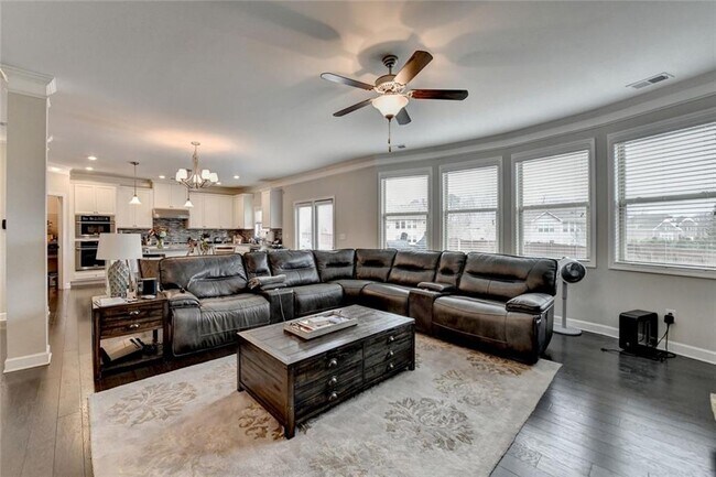 Building Photo - 5525 Nesmith Ct