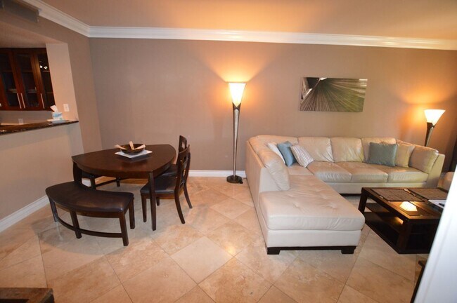 Building Photo - Meridian Furnished 2 Bed | 2 Bath Condo wi...