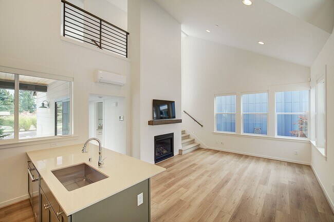 Building Photo - 2bd/1.75ba Kirkland House