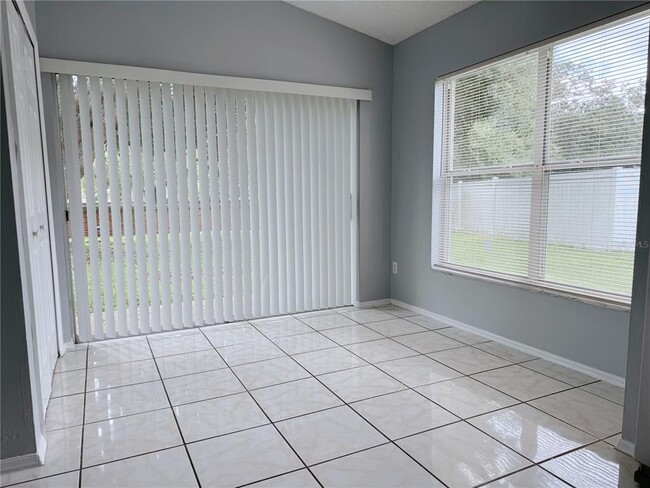 Building Photo - 1730 Bridgeview Cir