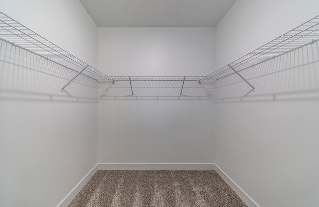 Building Photo - 665 N 380 W