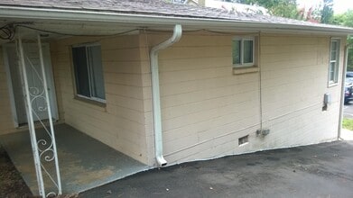 Building Photo - 2719