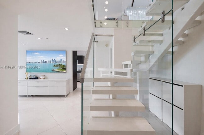 Building Photo - 7928 East Dr