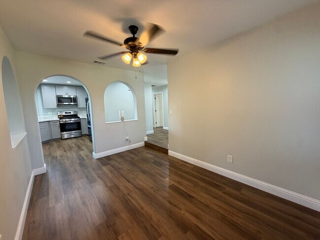 Building Photo - 8267 Moorhaven Way