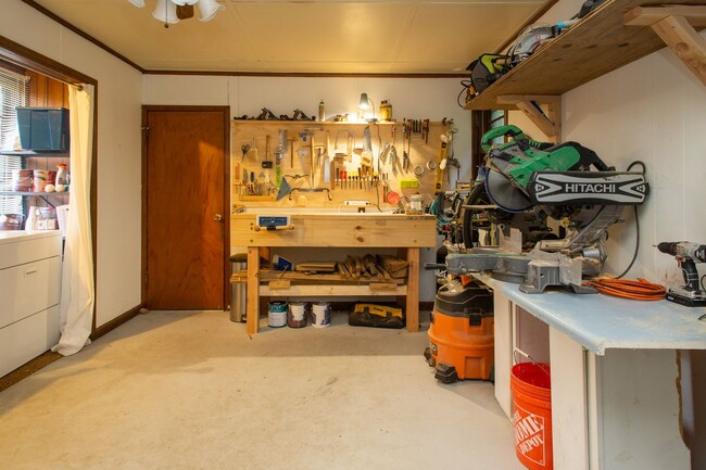 Building Photo - 1525 Fairmont Dr