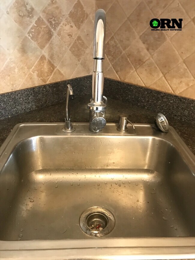 Building Photo - 2355 E 13th St