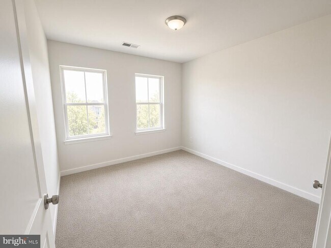 Building Photo - 42 Trout Lily Dr