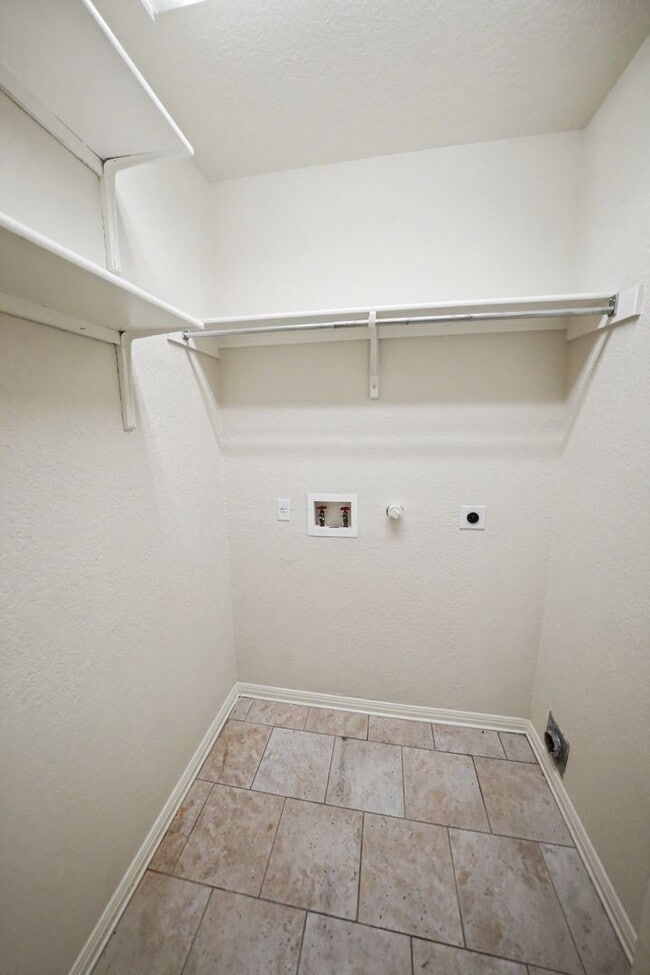 Building Photo - Spacious 3-Bedroom Home in Jonas Woods with Community Pool & Park Access - Realtor Commission: $500